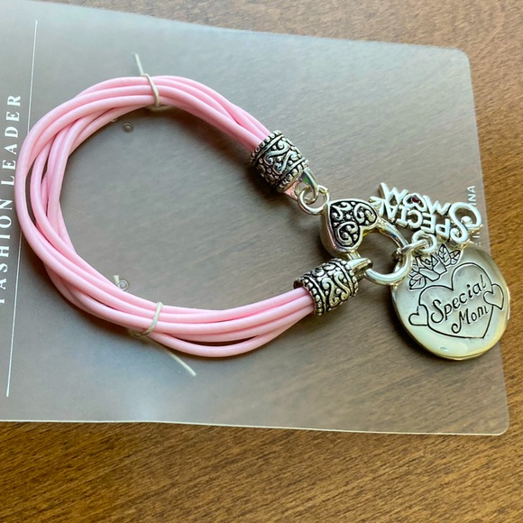 “Special Mom” Bracelet - Picture 2 of 3